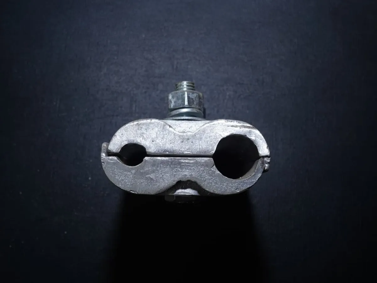 Twin-bore PG clamp